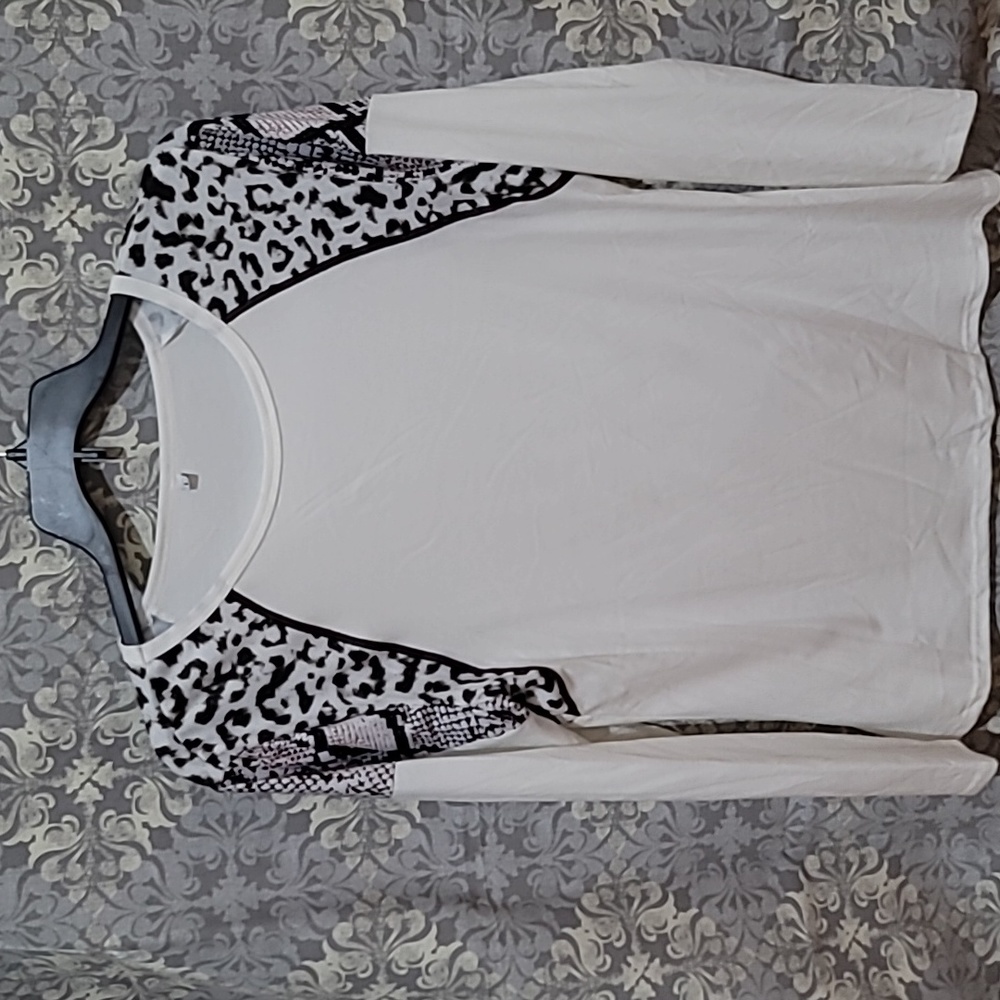 NWOT- Animal print top